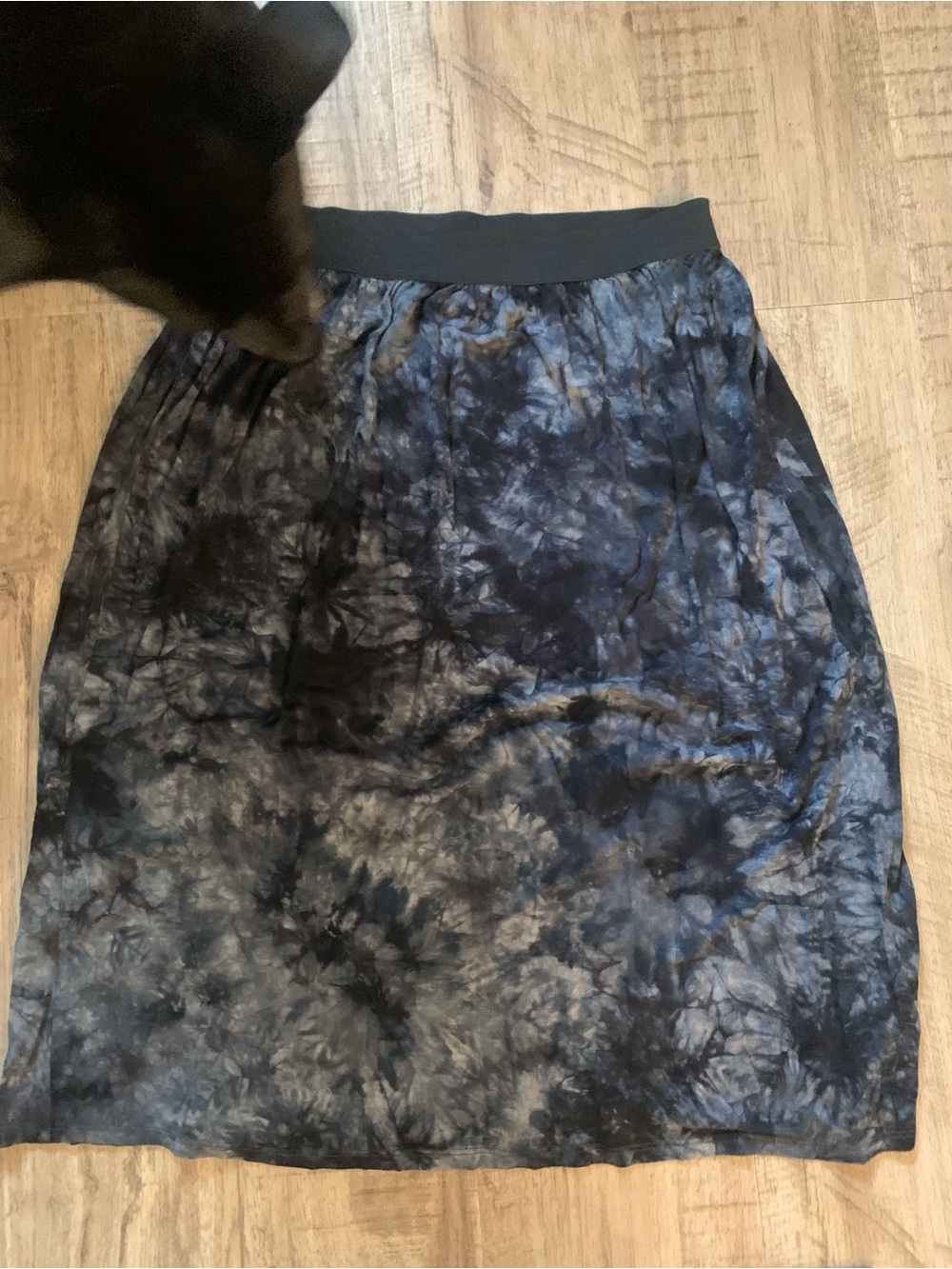 ⭐️Free with Purchase⭐️ Mercer & Madison Blue Marbled Midi Skirt